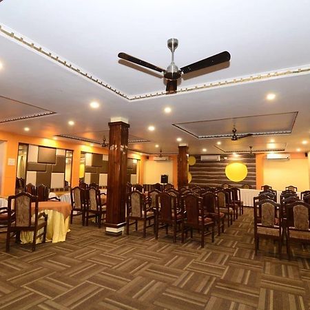 Hotel Little Palace Dibrugarh Extérieur photo