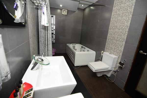 Hotel Little Palace Dibrugarh Extérieur photo