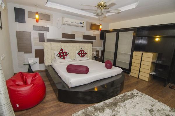 Hotel Little Palace Dibrugarh Extérieur photo