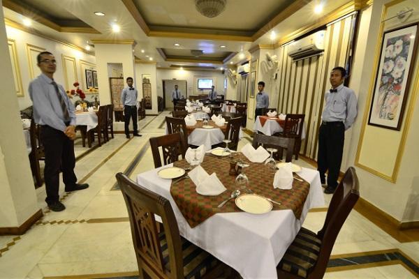Hotel Little Palace Dibrugarh Extérieur photo