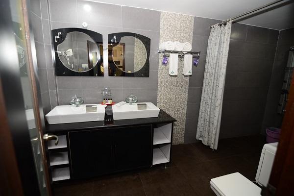 Hotel Little Palace Dibrugarh Extérieur photo