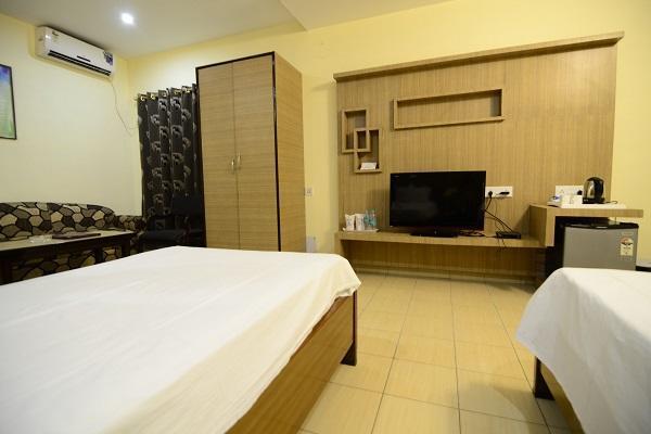 Hotel Little Palace Dibrugarh Extérieur photo