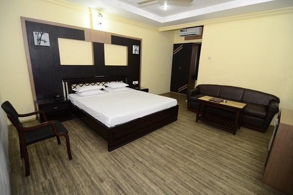 Hotel Little Palace Dibrugarh Extérieur photo
