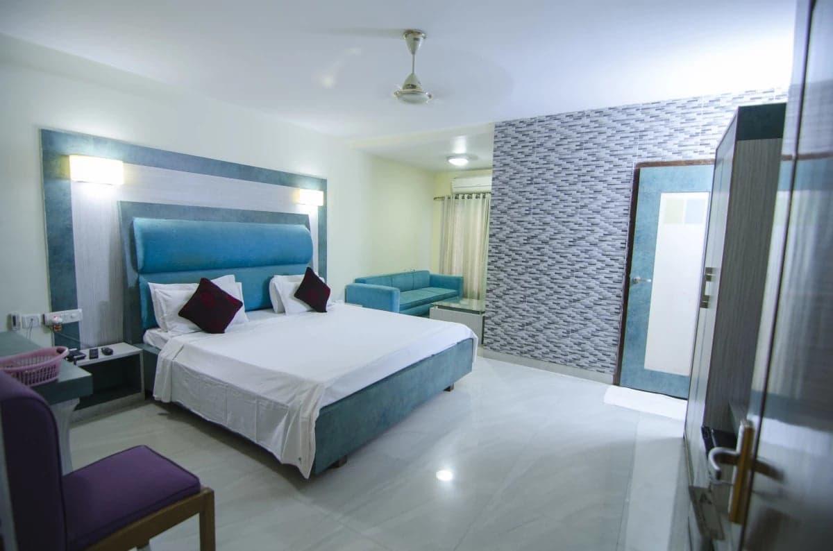 Hotel Little Palace Dibrugarh Extérieur photo
